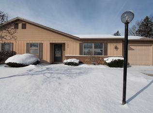 1594 E Kammerer Rd, Kendallville, IN 46755