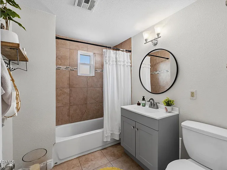 1324 E Orangewood Ave — Photo 5
