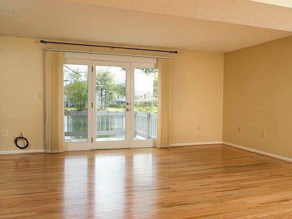 2nd image of 2203 Pheasant Creek Ln #0