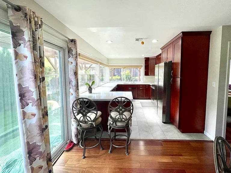 596 Curie Dr — Photo 9