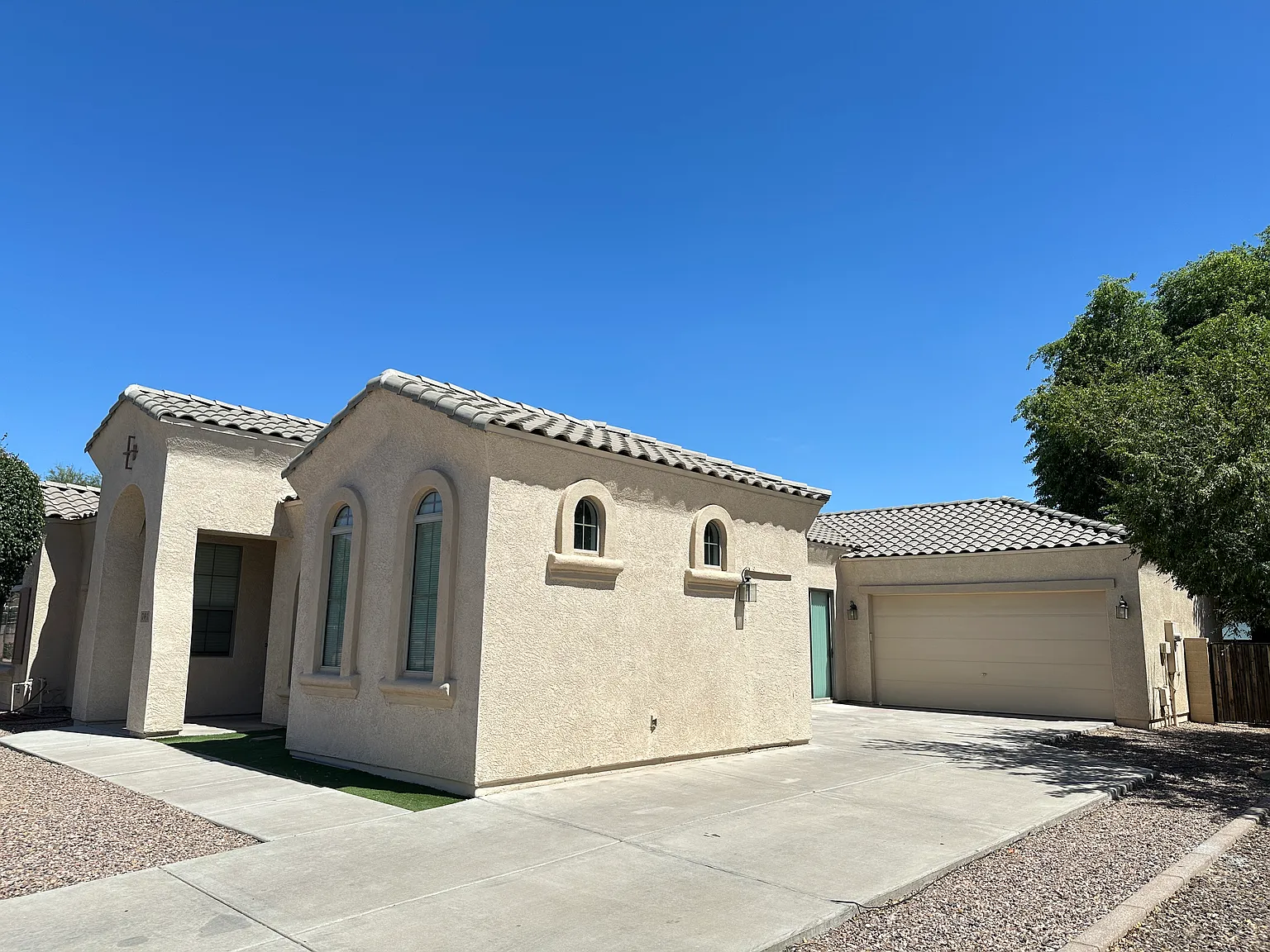 791 E Powell Way — Photo 2