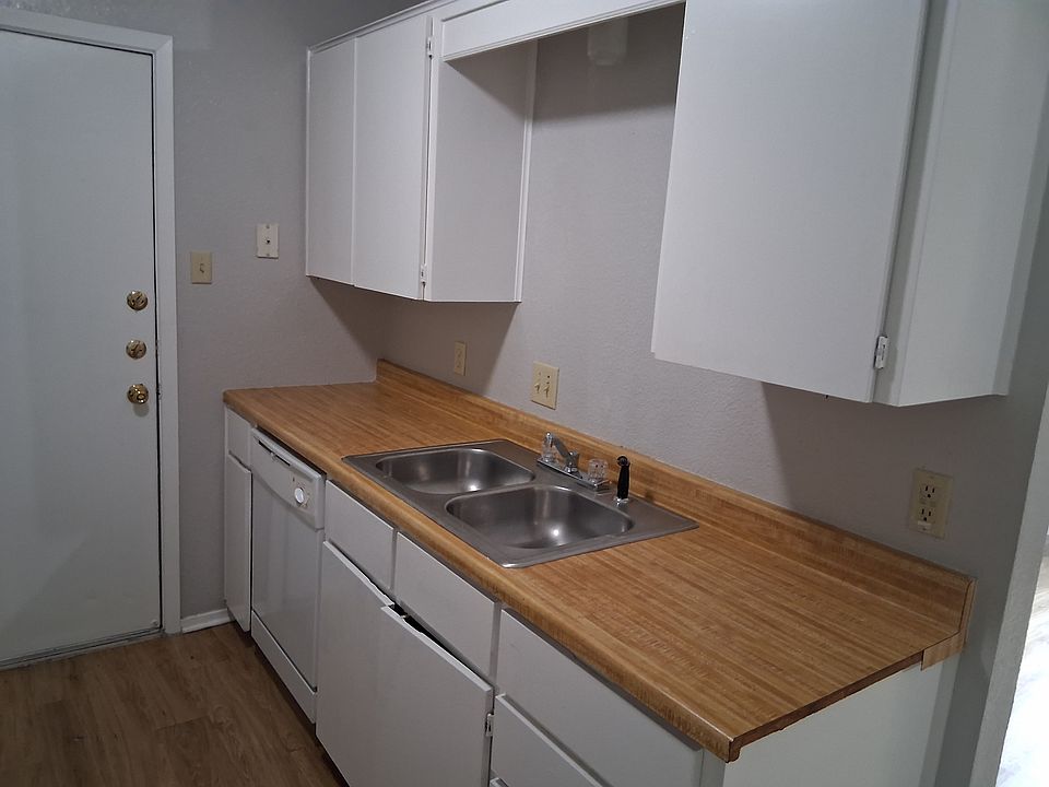 Kitchen (2)
