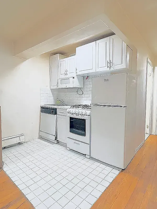 1425 York Avenue — Photo 2