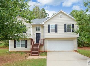 8285 Sterling Lakes Dr, Covington, GA 30014