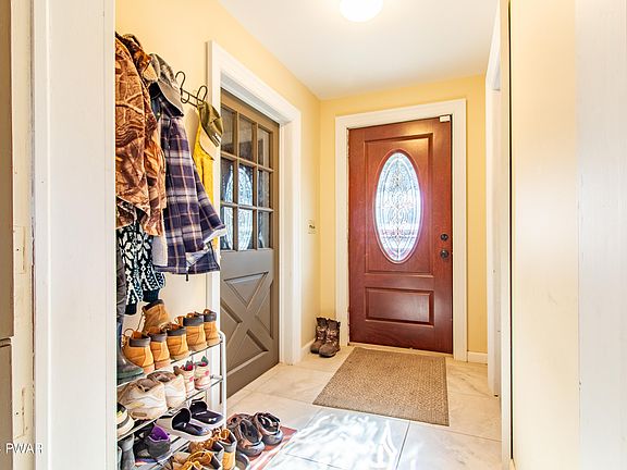 3rd image of 69 E Sterling Rd