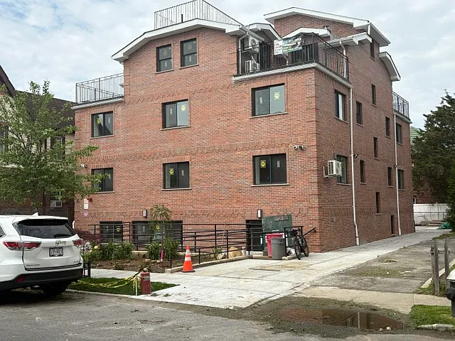 3920 214th Pl #2A — Photo 1