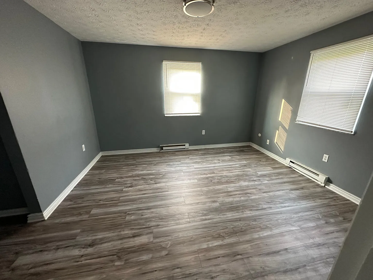 524 Cherry Hill Dr — Photo 2