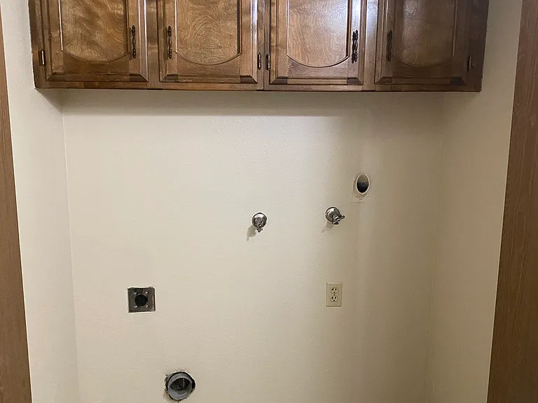 676 Yosemite Ave — Photo 10