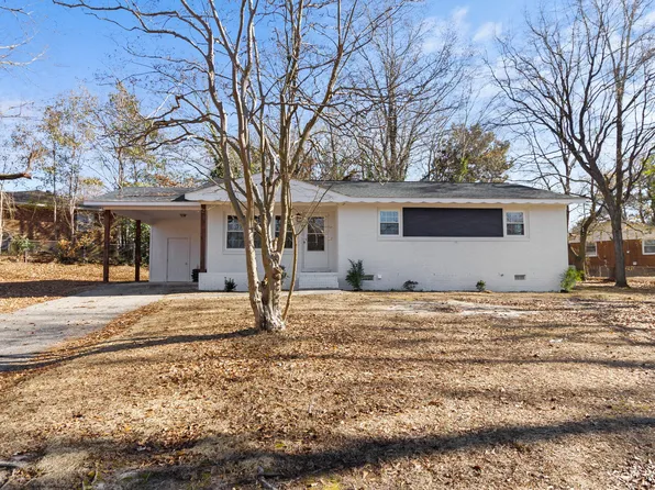 425 Lansdowne Rd, Fayetteville, NC 28314