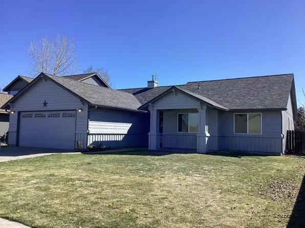 2046 NW 8th St, Redmond, OR 97756