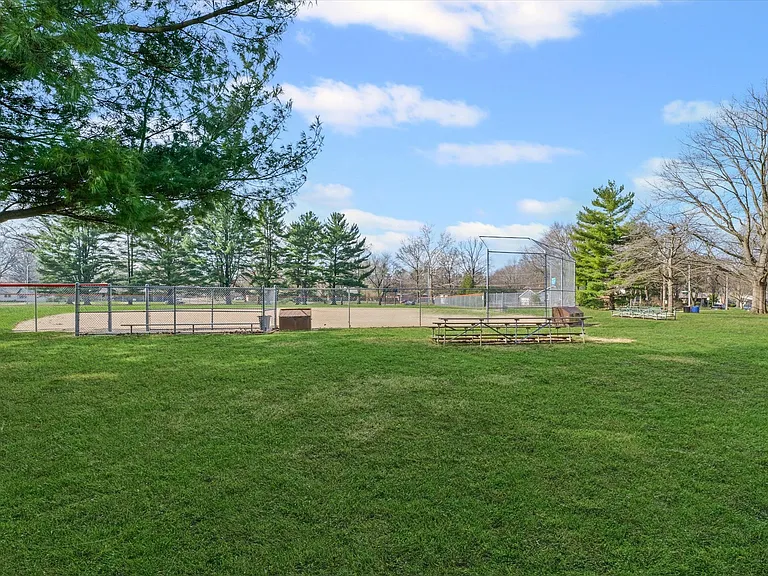 207 W Vermont Ave — Photo 36