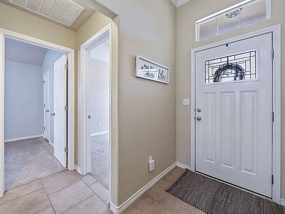 2nd image of 3905 Los Arroyos Dr