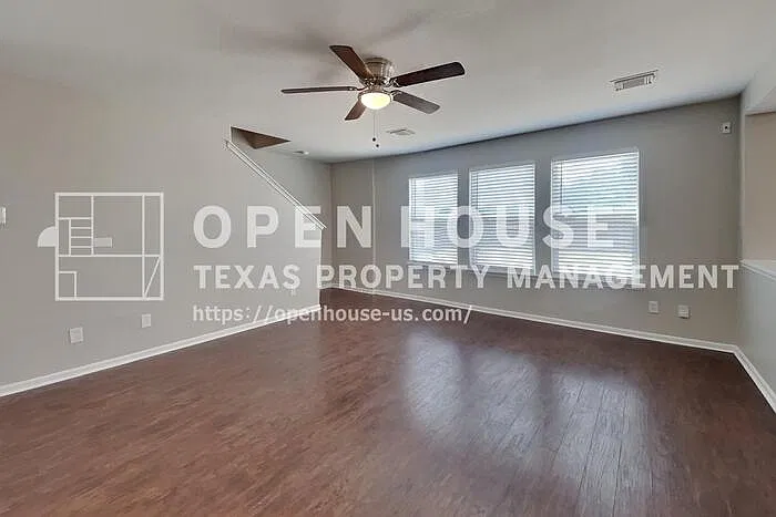 3 bed, 2.5 bath, 2000 sqft, $1,890 — Photo 3