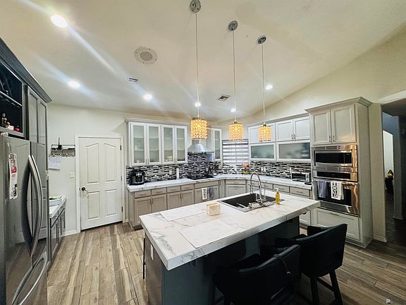 3rd image of 710 N Marshall Loop Rd