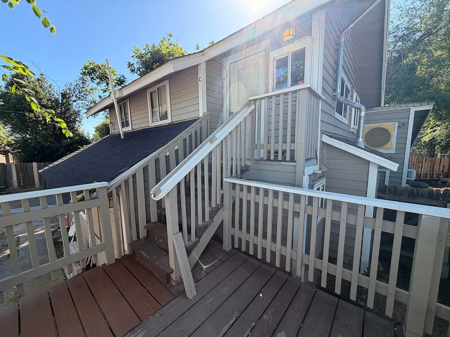 Charming 1BR Duplex in Sacramento — Photo 3
