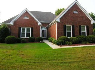 375 Channings Lake Dr, Lawrenceville, GA 30043
