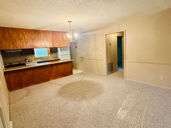 5th image of 713 33rd St E APT A