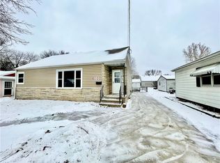 2832 Lyon St, Des Moines, IA 50317