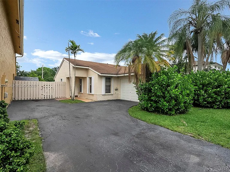 681 Thornridge Ave — Photo 37