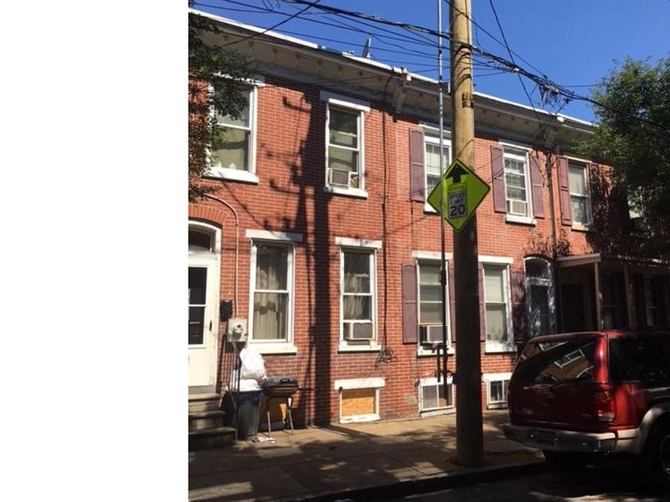 1st image of 1025 N Pine St