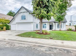 2195 Morris Ave, Clovis, CA 93611