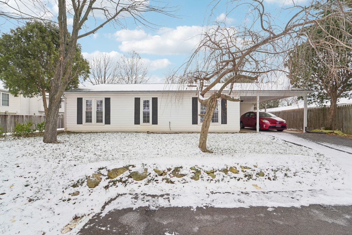 Shady Spring Dr-S1612-001.jpg