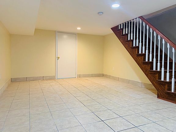 2nd image of 2737 S Fairhill St