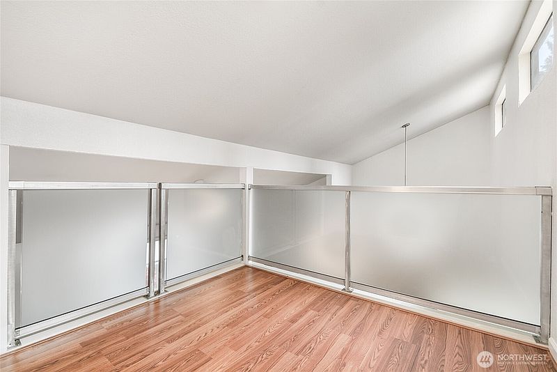 5th image of 12037 100th Avenue NE #206