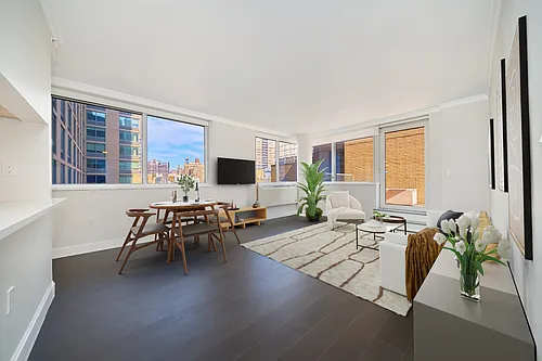 160 Riverside Blvd #9U Photo 1