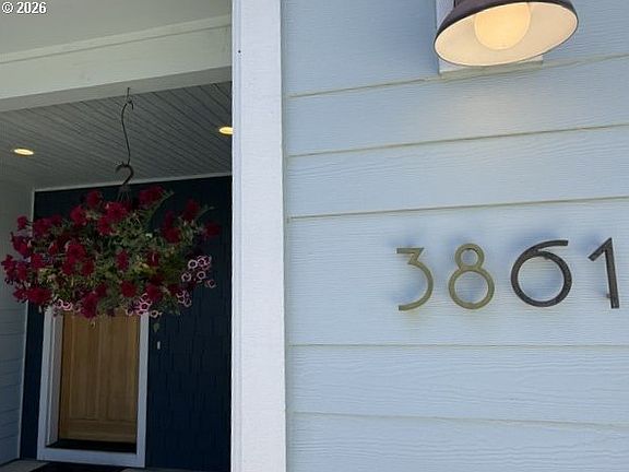 5th image of 3861 Nandina Dr