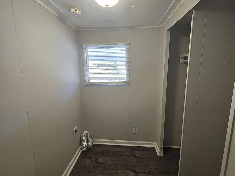 997 W Elmwood Dr #B — Photo 7