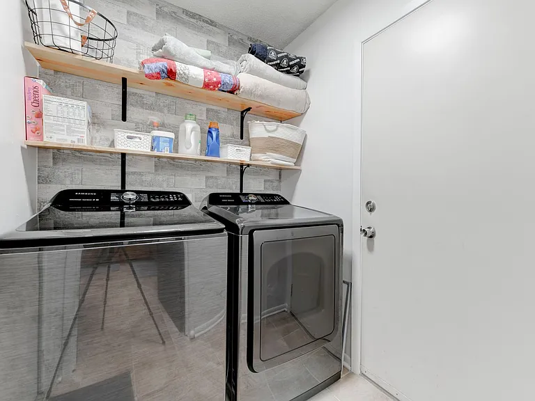 303 Manning Dr — Photo 28