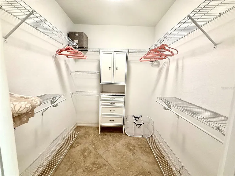 2736 Magdalina Dr — Photo 13
