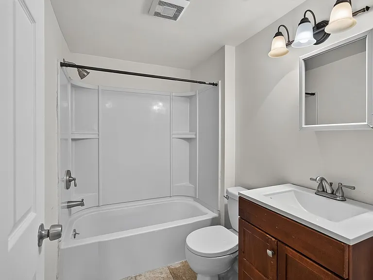 223 N New St — Photo 23