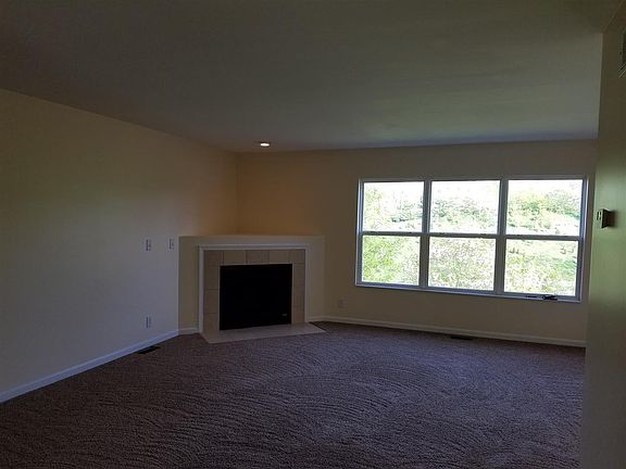 4th image of 2141 Lunar Ln