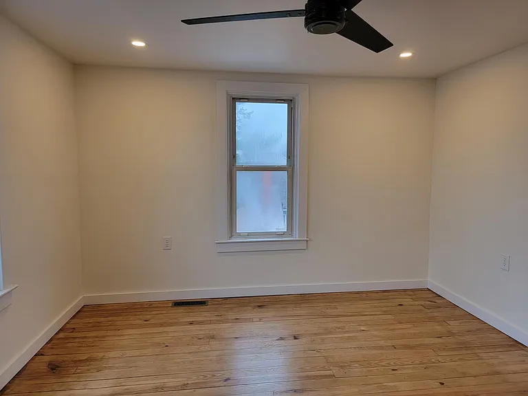 212 W Main St — Photo 21