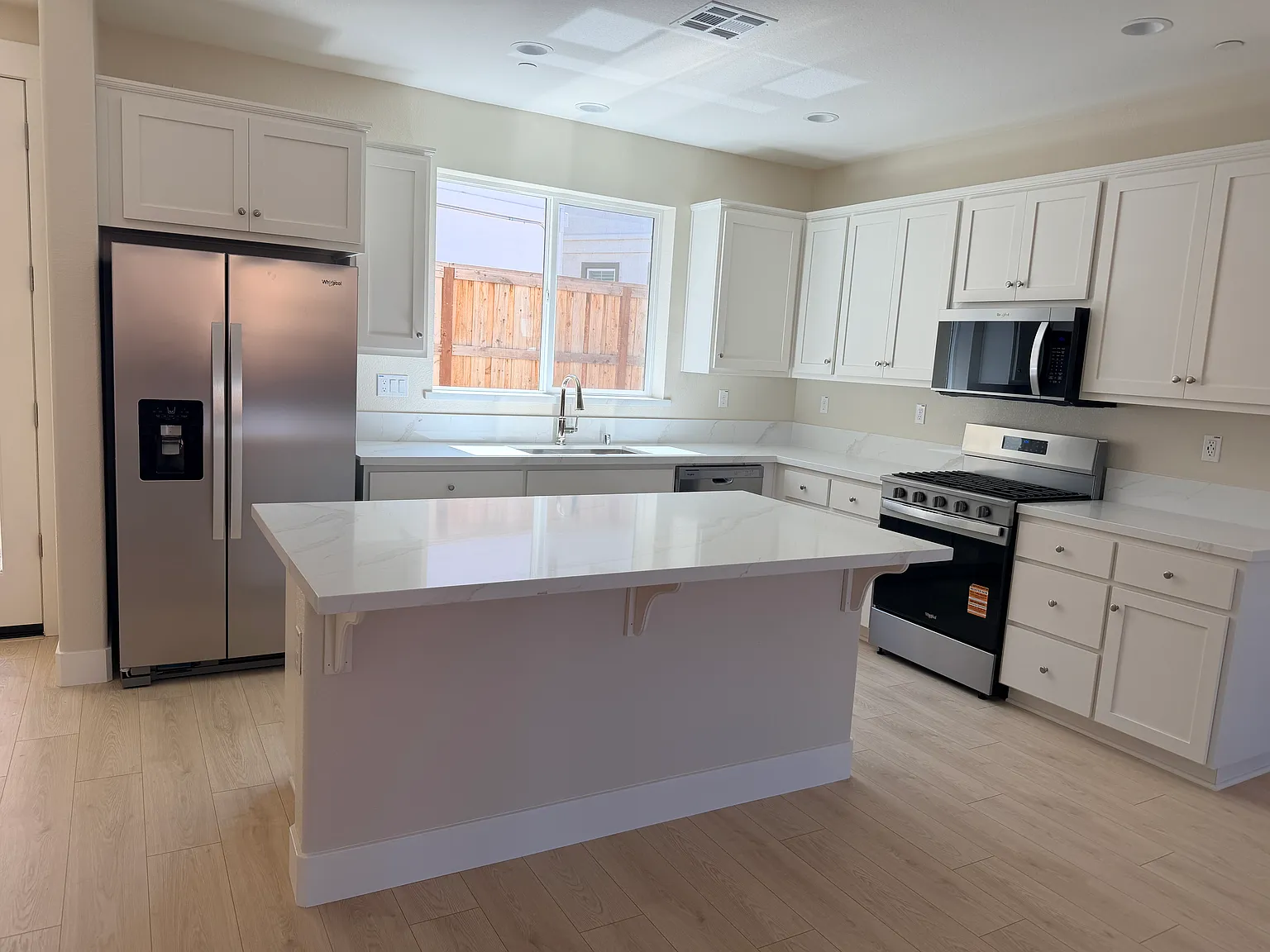 4 bed, 2146 sqft, $3,750 — Photo 4