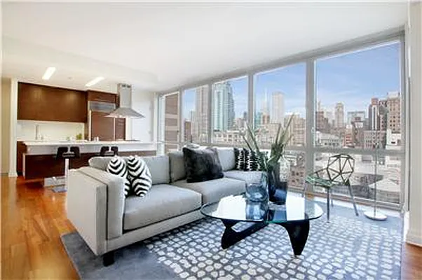 Sold by Warburg | media 5