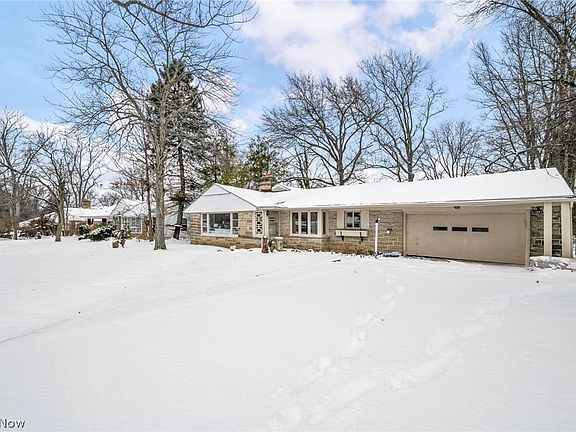 3rd image of 1081 Carver Rd