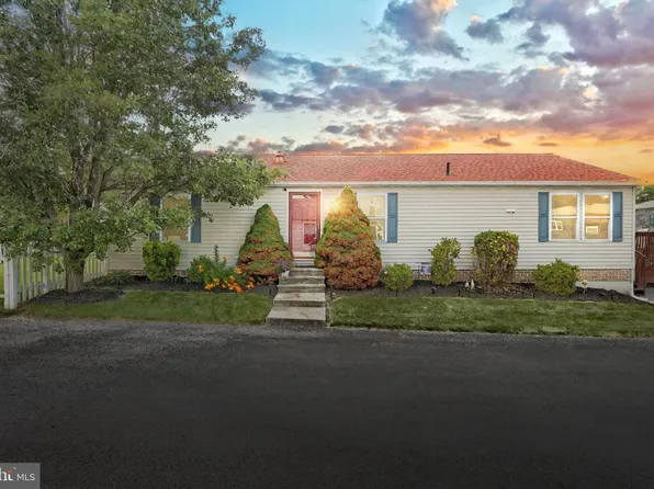 19 Glenview Cir, Dillsburg, PA 17019