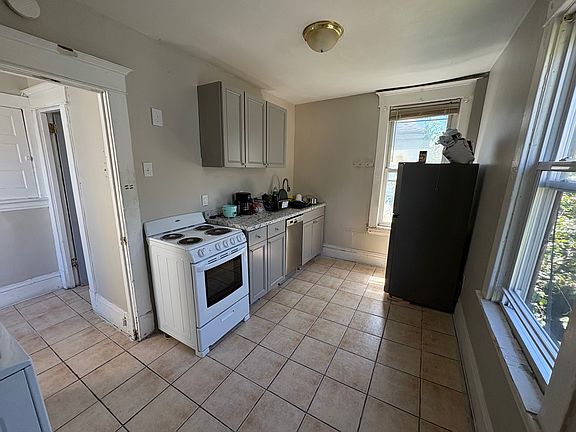 2nd image of 207 Dunseith St