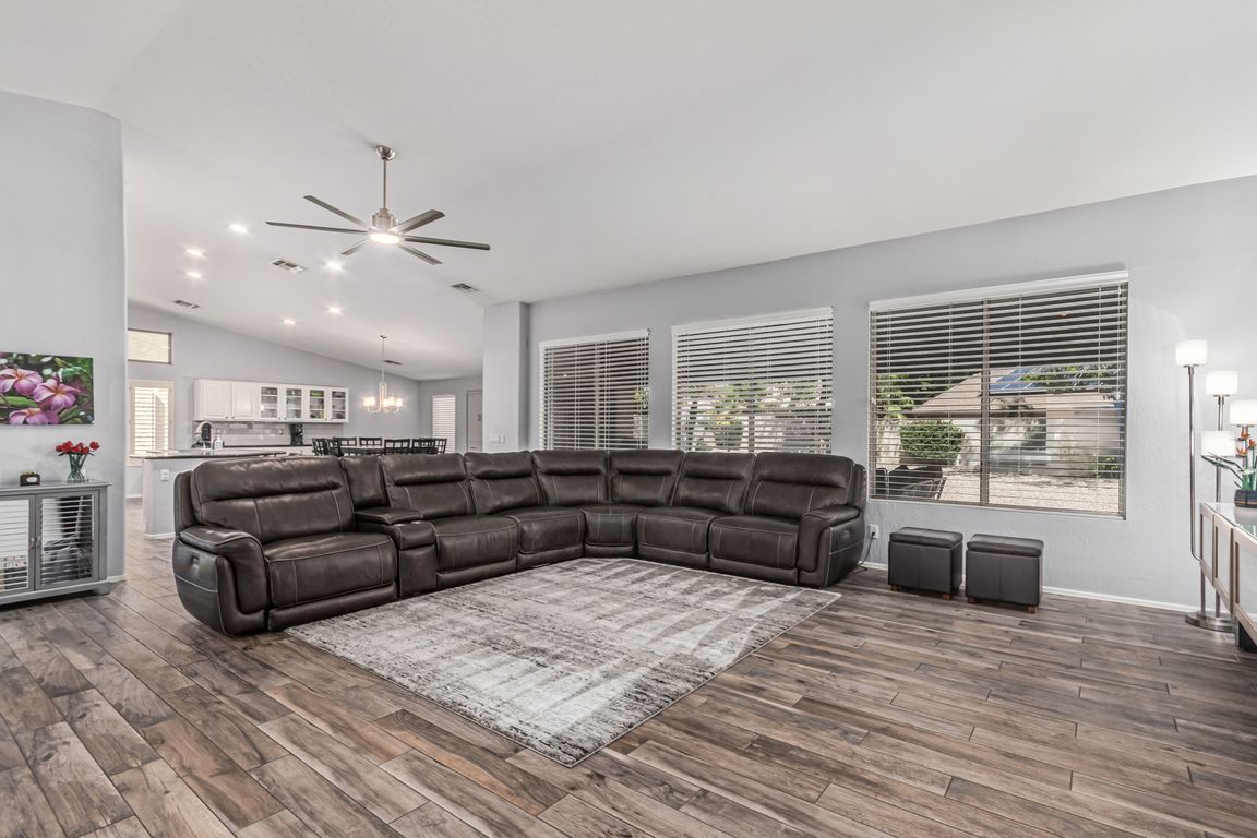 next background image