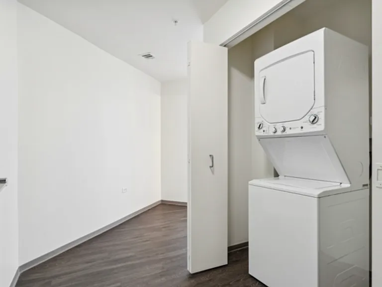 1922 N Milwaukee Ave #506 — Photo 5