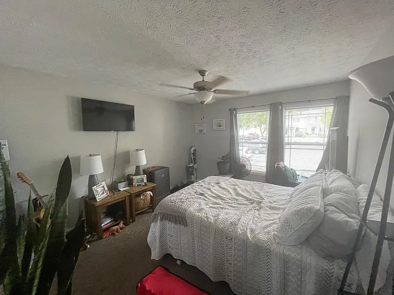 2414 Lake Park Rd — Photo 3