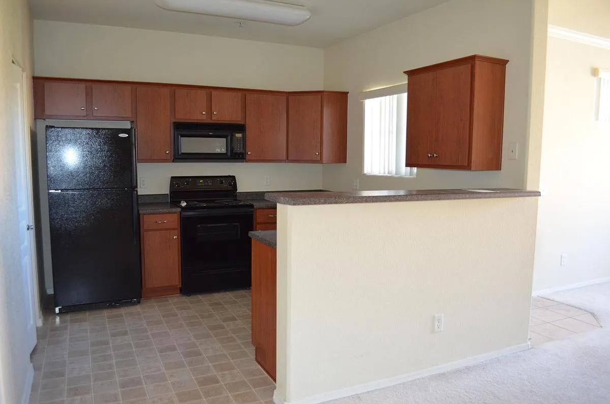 1 bed, 735 sqft, $875 — Photo 4