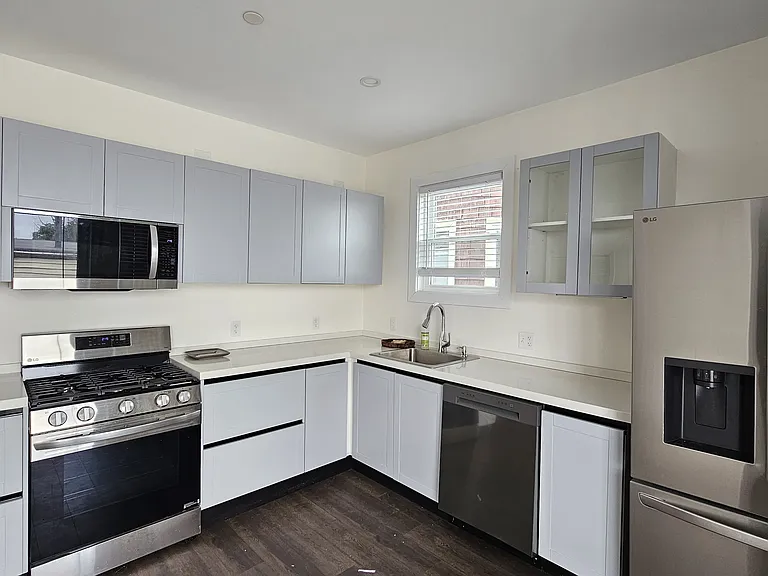 80 Adams St #3 — Photo 12