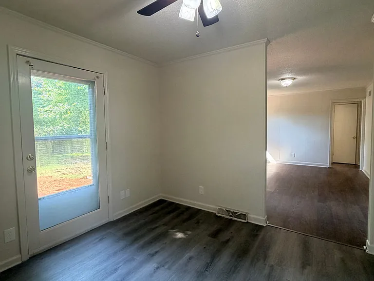 5701 Cates Dr — Photo 17