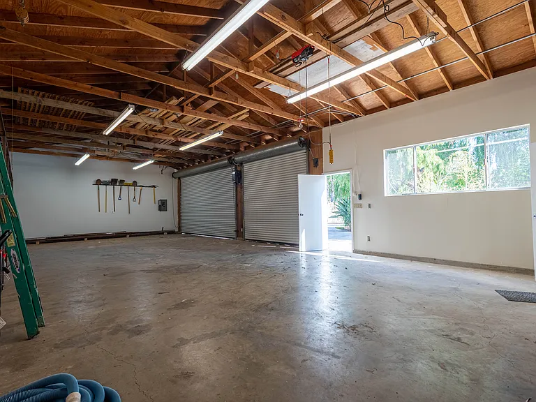 4539 Mammoth Ave — Photo 26