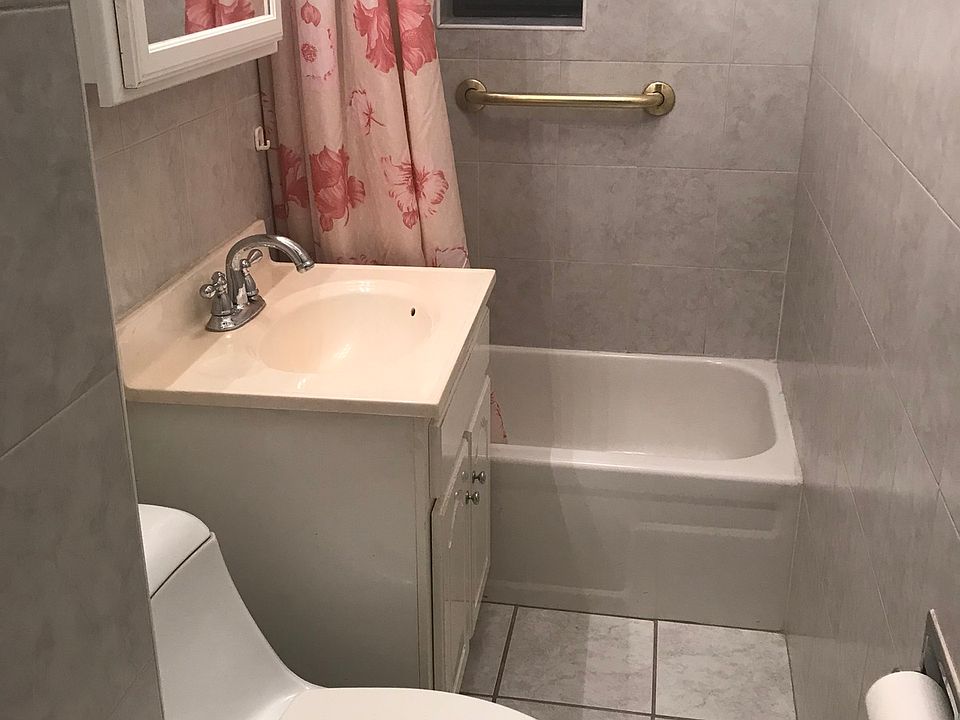 1st image of 3122 42nd St APT 1