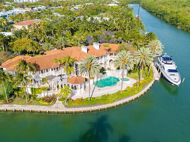 260 Cape Florida Dr — Photo 3